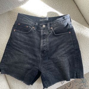 Aritzia Denim Forum Yoko Mid Length Shorts 25